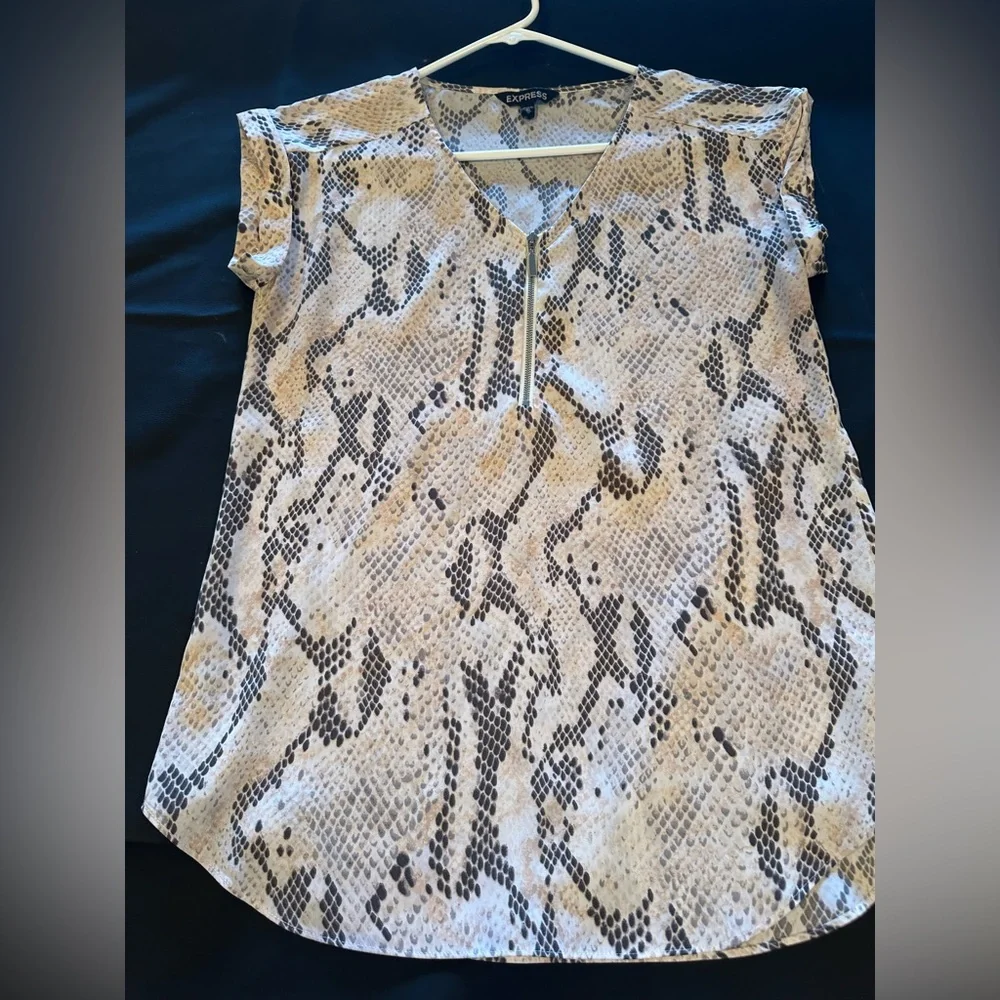 Express Black, grey and Cream Snake Print Top Size Small. - Picture 4 of 4